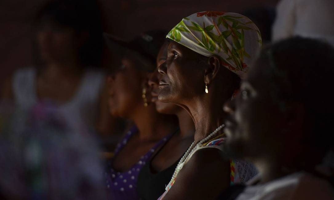 Negros e mulheres são os mais atingidos pela extrema pobreza